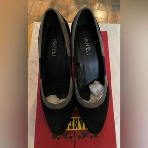 Vaneli black & gray Lisanne suede pumps heels